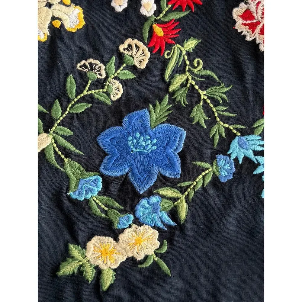 Reba Embroidered T-Shirt Short Sleeve V-Neck Women's XS Navy Blue